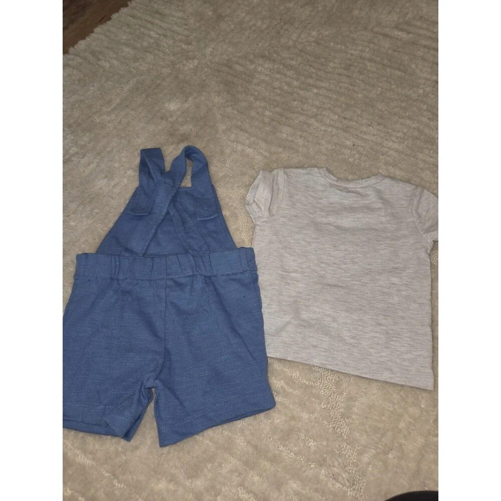 Boys Carter's NWT 2 pc dinosaur shortall set size 6 Months B20